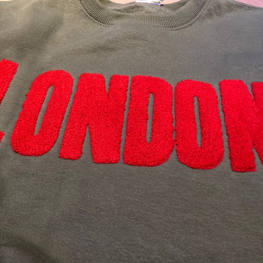 London sweatshirt NWOT - Picture 2 of 5
